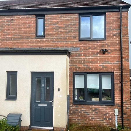 Village House St Mellons - Close To A48 And M4 Cardiff Exterior photo